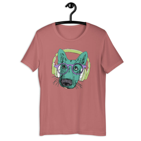 Camiseta – A german shepherd in the style of pop