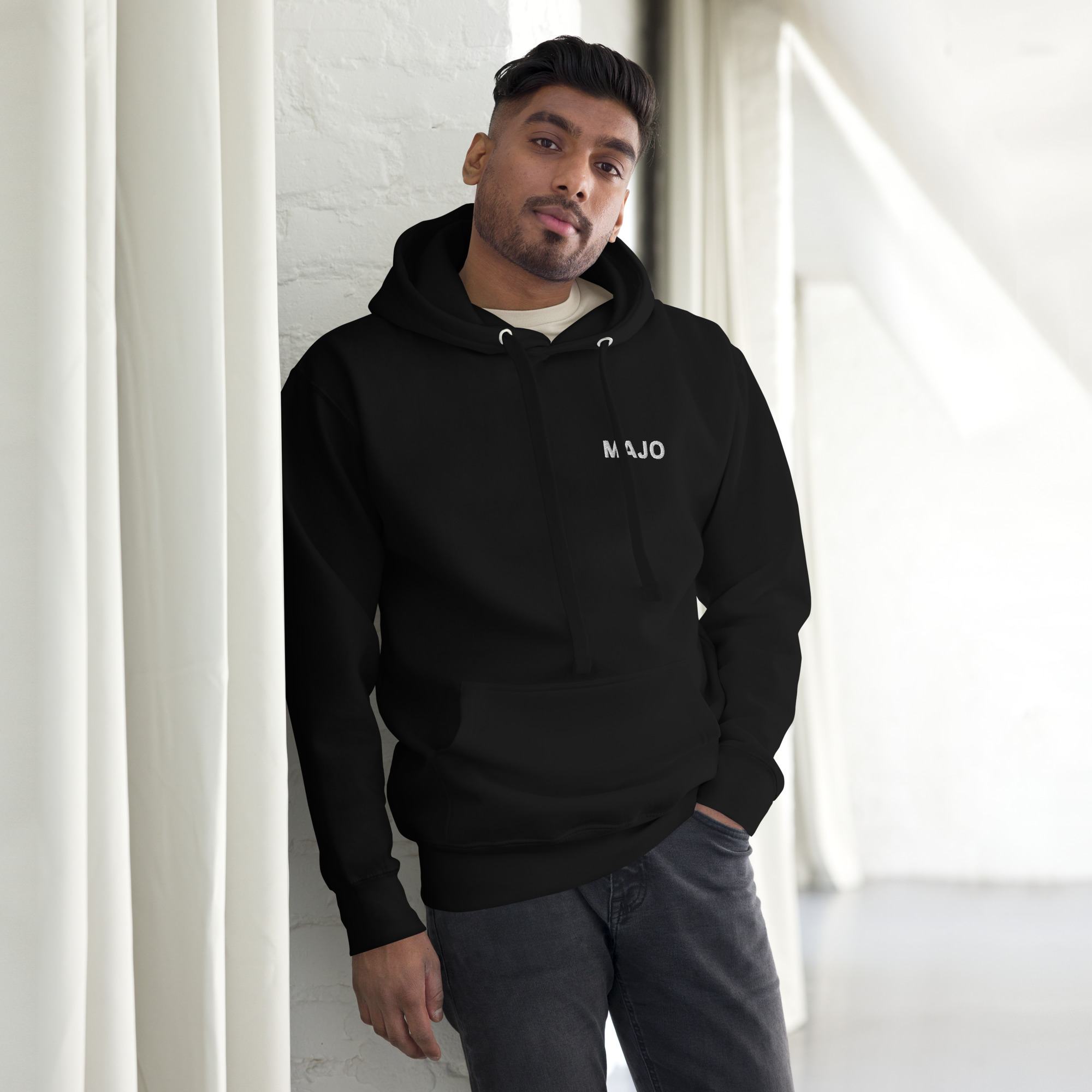 Sudadera con capucha - Majo (bordado)
